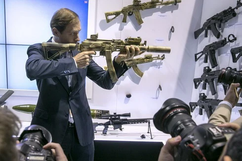 [ẢNH] Cơ hội trực tiếp trải nghiệm vũ khí tối tân của Nga tại triển lãm DSE VietNam 2019