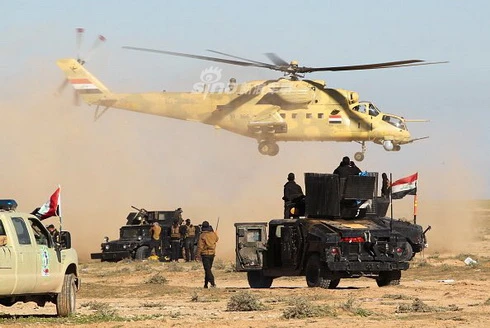 [ẢNH] Trực thăng vũ trang Syria bất ngờ tấn công dữ dội phiến quân tại Lattakia