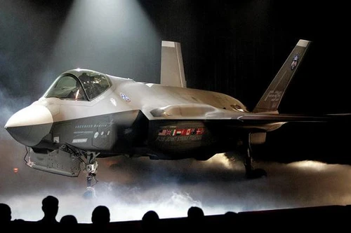 Không quân Mỹ có thể biên chế hoạt động máy bay F-35 vào năm 2016