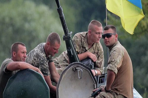 Ngoại trưởng Anh tuyên bố tiếp tục hỗ trợ quân đội Ukraine