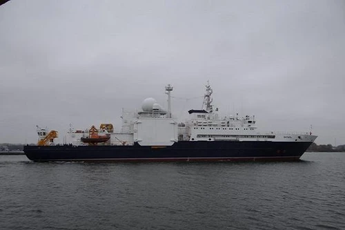 Tàu Nga áp sát căn cứ tàu ngầm Mỹ khiến Lầu Năm Góc "sôi sùng sục"