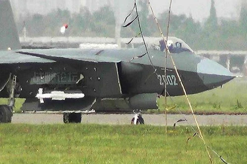 Trung Quốc công bố tên lửa cho máy bay chiến đấu thế hệ thứ 5