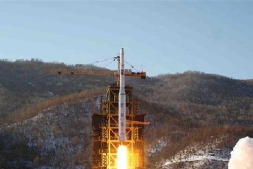 Triều Tiên tuyên bố sẵn sàng phóng vệ tinh bằng tên lửa tầm xa