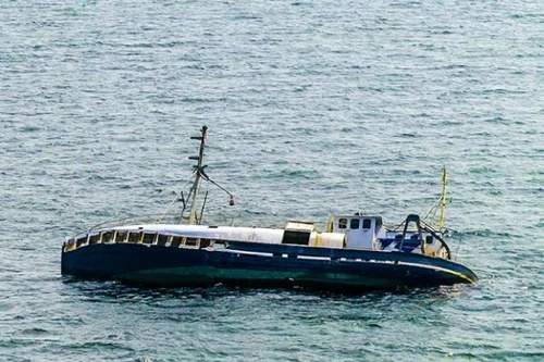 Malaysia: Tàu chở 100 người bị lật, ít nhất 14 người chết