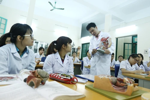 Điểm sàn các trường đại học khối ngành y, dược bằng ngưỡng điểm do Bộ GD-ĐT công bố 