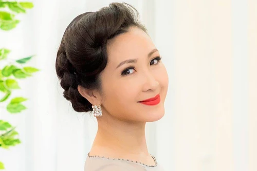 Diễn viên Khánh Huyền: Không có ô tô mình đi xe máy cũng được