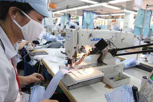 Chấm dứt hợp đồng với người lao động một cách vô cớ là vi phạm pháp luật 