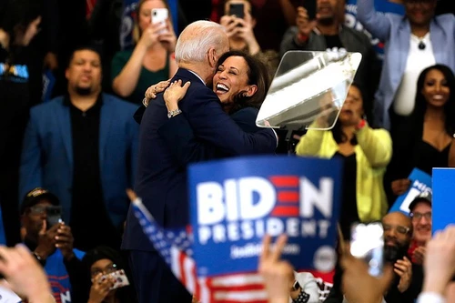 Đằng sau chọn lựa “phó tướng” của ông Joe Biden