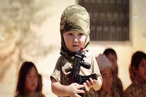 IS tung video đào tạo “chiến binh nhí” quy mô lớn 