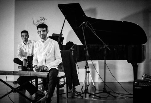 Nghệ sỹ Pháp biểu diễn đàn bầu