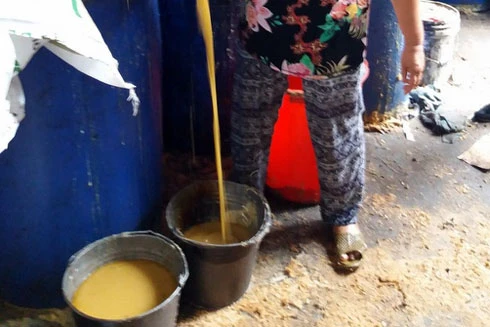 Lần thứ tư kiểm tra, vẫn ra 7 tấn tóp mỡ bẩn