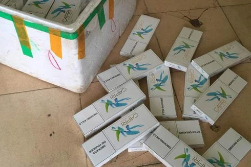 Thu giữ 300 bao thuốc lá lạ nhập lậu