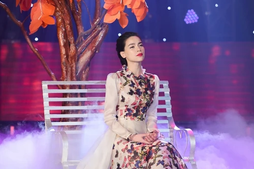 Hồ Ngọc Hà gây sốt với ca khúc day dứt, đầy nước mắt 