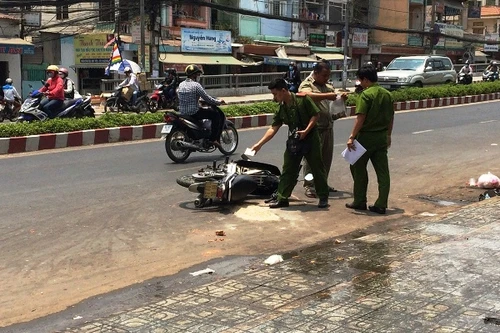 Truy xét hung thủ tạt a xít 2 cô gái trên đường phố 