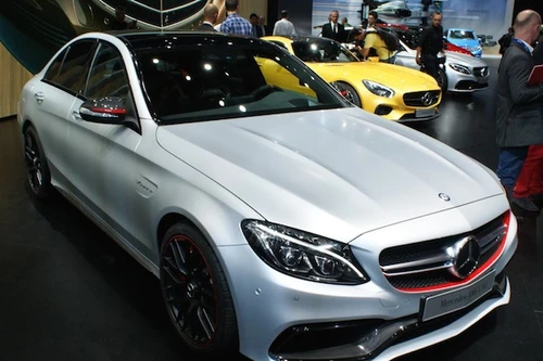 Mercedes-Benz C63 AMG “khoe cơ bắp” tại triển lãm xe Paris 