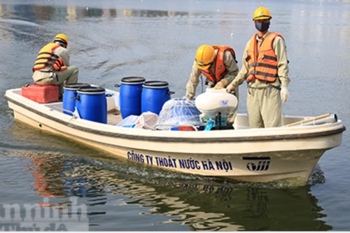 Cận cảnh xử lý nước hồ Hà Nội bằng công nghệ Redoxy-3C