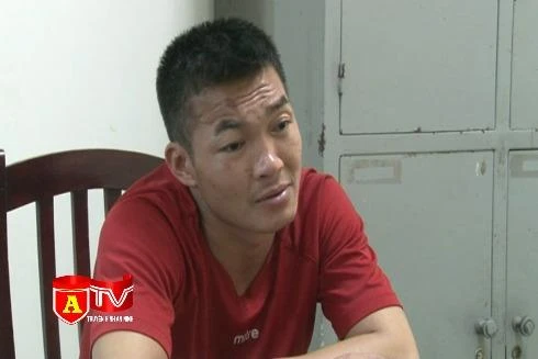 Bị gọi điện thoại thách thức, mang dao đoạt mạng người