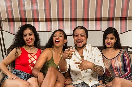 "Chúa tể của những bà vợ" hé lộ cuộc sống viên mãn với 3 người phụ nữ