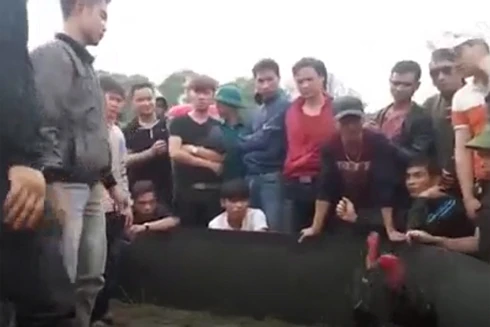 Dừng trò chơi chọi gà tại hội Lim, triệu tập các đối tượng liên quan