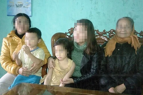 Hai cô gái nhảy lầu, băng rừng trốn khỏi "động quỷ"