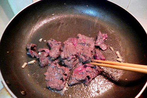 Nghi vấn 26.000 tấn thịt trâu "hô biến" thành thịt bò