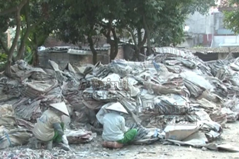 Khu dân cư khổ vì tiếng ồn, khói bụi từ các cơ sở tạo hạt nhựa 