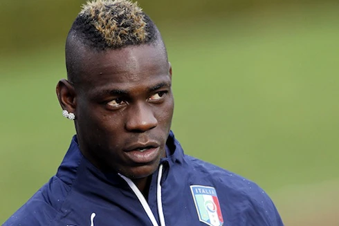 Mario Balotelli đi học làm người tử tế