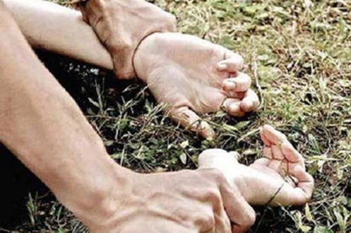 Trai trẻ dắt "người yêu nhí" bỏ trốn khi bị gia đình phát hiện