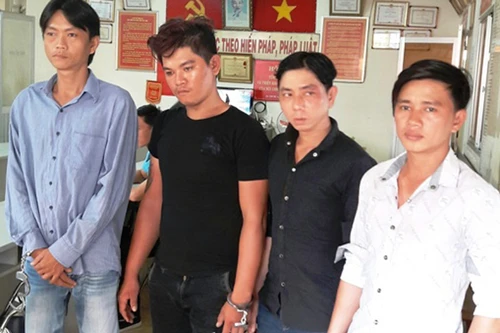 Băng nhóm dàn cảnh va chạm giao thông, móc cọc tiền 50 triệu đồng giữa ban ngày