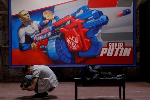 Triển lãm tranh... lạ: Siêu Putin!