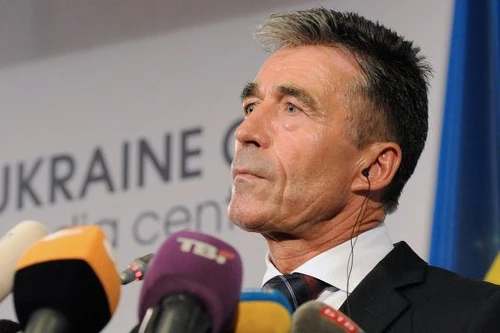 NATO không có ý định bảo vệ hiện trường máy bay MH17 rơi