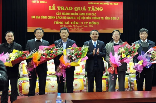 VietinBank trao hơn 4.000 suất quà Tết cho người dân tỉnh Sơn La