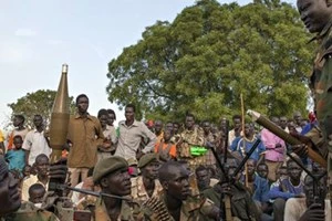Hai thế lực đối địch tại Nam Sudan ký kết thỏa thuận hòa bình
