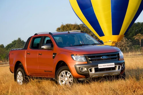 Ford Ranger Wildtrak 4x4 3.2L AT giá 838 triệu đồng