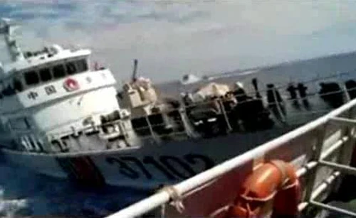 Bóc mẽ chiêu "đuổi kèm mạn trái, đâm va mạn phải" của tàu Trung Quốc