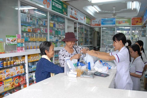 Thuốc đạt tiêu chuẩn do WHO thẩm định, giảm 30% giá thành sau khi gia công tại Việt Nam