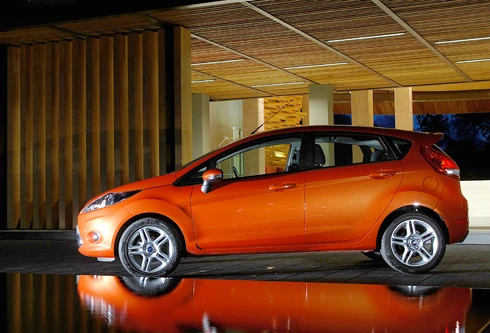 Ford Việt Nam bán gần 1.000 xe trong tháng 5