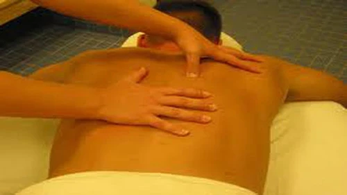 Suýt mất mạng vì bắt nữ chủ quán massage phải phục vụ riêng
