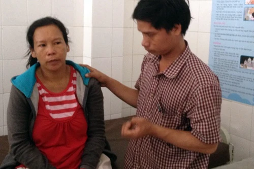 Con trai bị bắt cóc, mẹ quyết không xuất viện