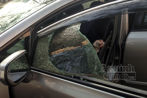 "Chiêu" mới: Dùng vam nhọn chọc thủng kính ôtô, trộm đồ