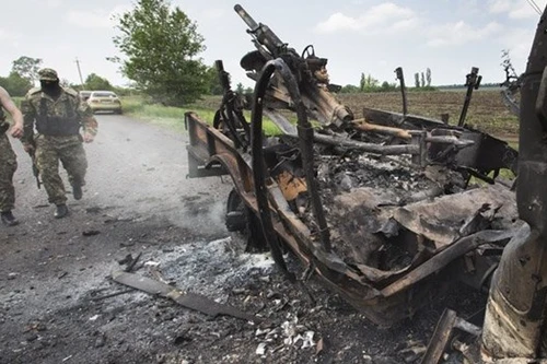  Ukraine tiếp tục bắn 40 quả đạn pháo qua biên giới Nga