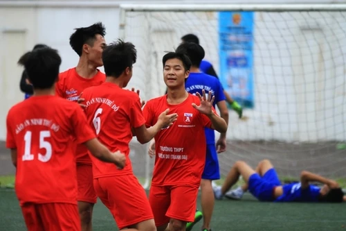 Loạt hình ảnh những trận đấu đầy cảm xúc chiều 8-11