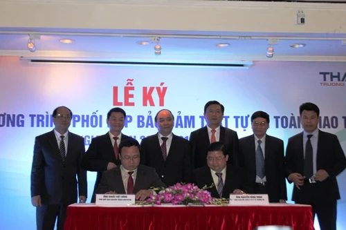 Ủy ban ATGT Quốc gia "bắt tay" doanh nghiệp ô tô đảm bảo ATGT