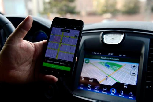 Hà Nội: Tài xế Uber tung số điện thoại của khách nữ lên trang web mua bán dâm