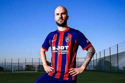 Malaysia trừng phạt mạnh tay 3 cầu thủ nhập tịch của CLB mạnh nhất quốc gia