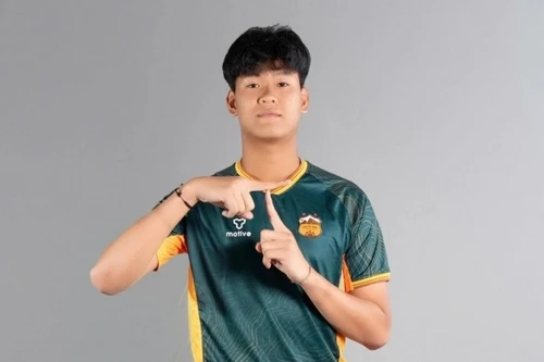 Cầu thủ Việt Nam cao gần 2m sắp xuất hiện ở V-League