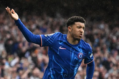 Sancho bất ngờ vụt sáng giải cứu Chelsea