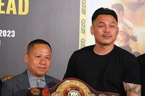 Chủ tịch Liên đoàn Quyền Anh Việt Nam vắng mặt bất thường khi sang Mỹ