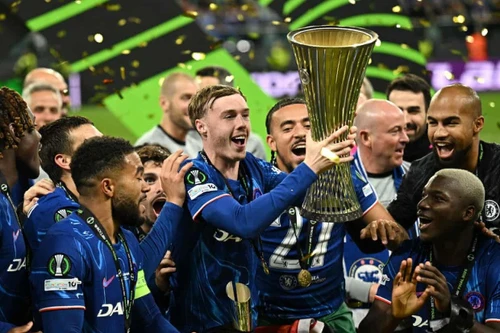 Ngược dòng vô địch trong hơn 20 phút, Chelsea làm điều chưa từng có ở châu Âu