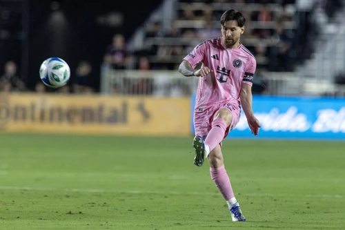 Messi ghi bàn tuyệt đẹp cho Inter Miami